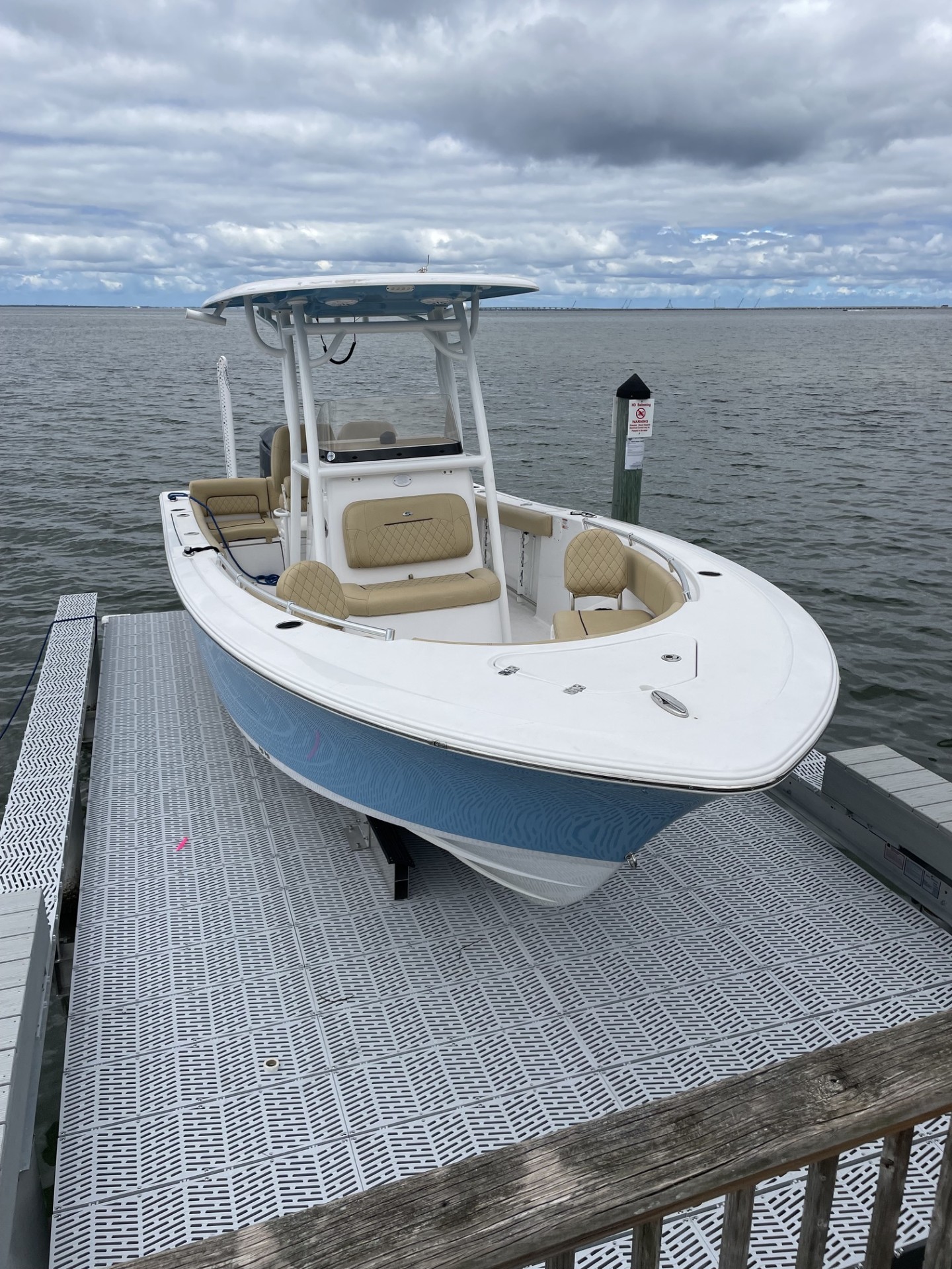 Boat lift installation on Tampa Bay